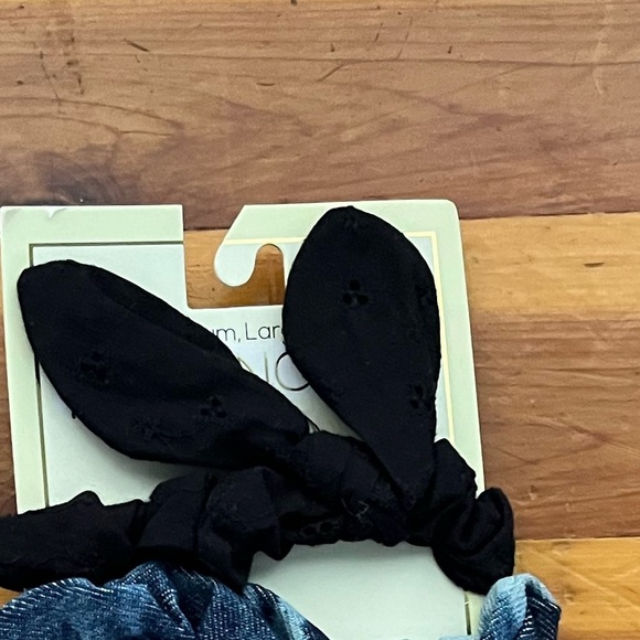 Scrunchie Hair Scrunchies - Picture 6 of 7